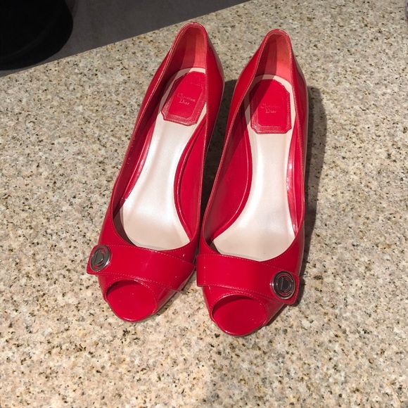 red 2 inch heel shoes